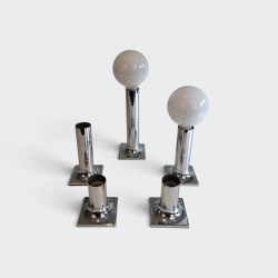 Suite d'appliques ou suspensions en chrome et boules d'opaline blanches