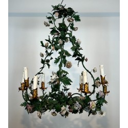 Lustre Corbeille Louis XVI aux Fleurs de Meissen, Travail Français, vers 1920 – Maison BARROIS