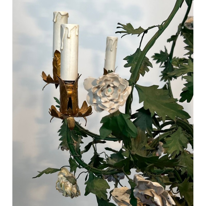 Lustre Corbeille Louis XVI aux Fleurs de Meissen, Travail Français, vers 1920 – Maison BARROIS