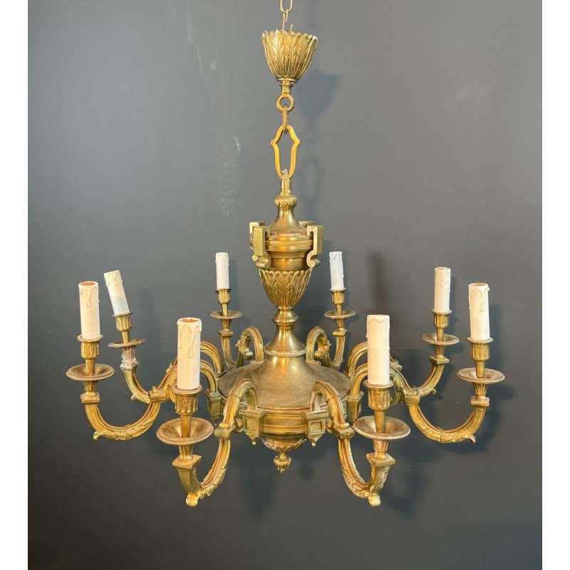 Lustre Bronze Ciselé à 8 Bras, Style Louis XVI, par Lucien Gau, vers 1940 – Maison BARROIS