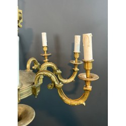 Lustre Bronze Ciselé à 8 Bras, Style Louis XVI, par Lucien Gau, vers 1940 – Maison BARROIS