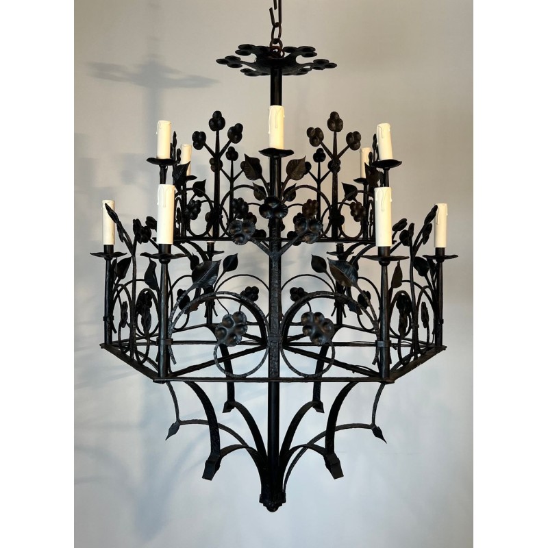 Lustre Fer Forgé 12 Lumières Trèfles Feuillages Style Gothique France circa 1900