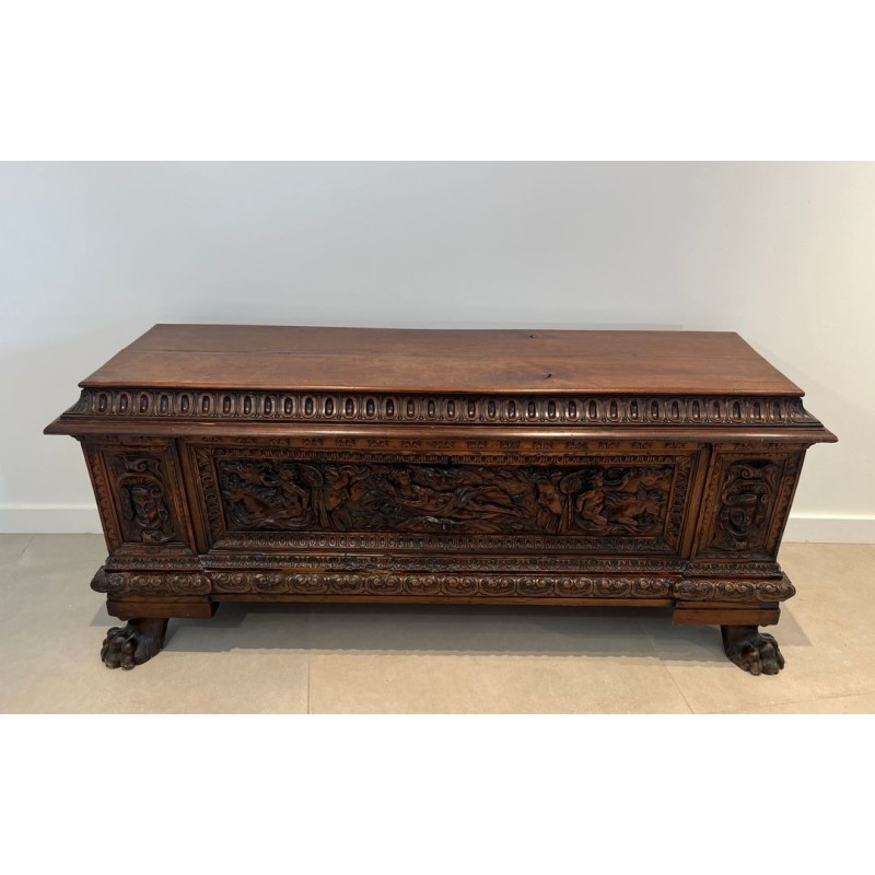 Large Carved Walnut Cassone, Italian Renaissance, 17th Century | Maison BARROIS