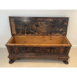 Large Carved Walnut Cassone, Italian Renaissance, 17th Century | Maison BARROIS