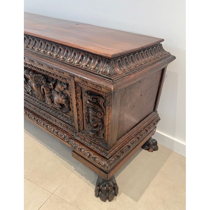 Grand Cassone Noyer Sculpté, Renaissance Italienne, XVIIᵉ Siècle | Maison BARROIS