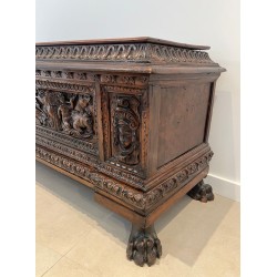 Grand Cassone Noyer Sculpté, Renaissance Italienne, XVIIᵉ Siècle | Maison BARROIS