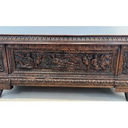 Large Carved Walnut Cassone, Italian Renaissance, 17th Century | Maison BARROIS