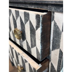 Petite Commode Italienne Bois Peint, Damier Trompe-l’œil, XIXᵉ Siècle | Maison BARROIS