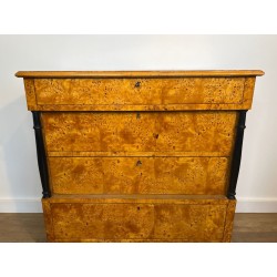 Biedermeier Four-Drawer Chest in Bird’s-Eye Maple, Germany, 19th Century | Maison BARROIS