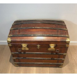 Malle de Voyage Bombée en Cuir, Bois et Laiton, France, v. 1900