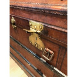 Malle de Voyage Bombée en Cuir, Bois et Laiton, France, v. 1900