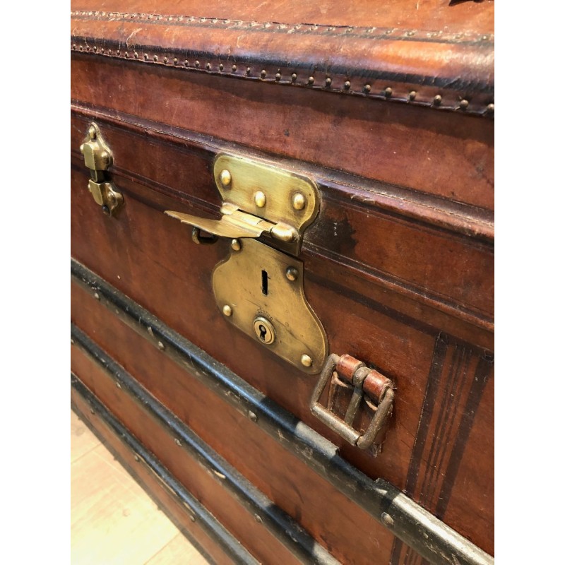 Malle de Voyage Bombée en Cuir, Bois et Laiton, France, v. 1900