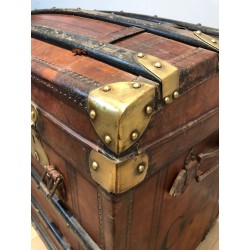 Malle de Voyage Bombée en Cuir, Bois et Laiton, France, v. 1900