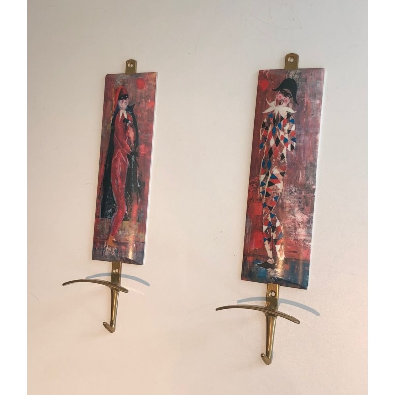 Paire de Patères Commedia dell’Arte dans le Goût de Fornasetti, v. 1970