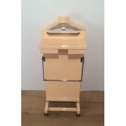 Valet de Nuit Bois Laqué, Mid-Century Modern, France vers 1975 | Maison BARROIS