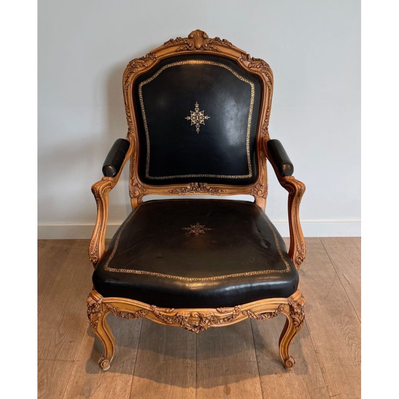 Fauteuil à la Reine Noyer Sculpté Cuir Doré Style Louis XV France 1950