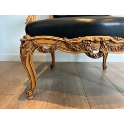 Fauteuil à la Reine Noyer Sculpté Cuir Doré Style Louis XV France 1950