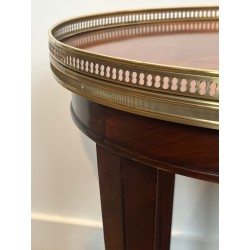 Paire de Tables Bouillottes Acajou et Laiton, Travail Français, vers 1940 | Maison BARROIS