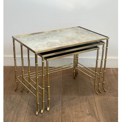 Faux-Bamboo Brass Nesting Tables with Églomisé Mirror Tops, Maison Baguès, circa 1940 | Maison BARROIS