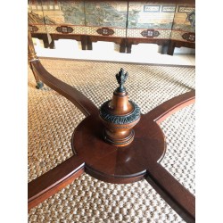 Important Guéridon à Pied Central en Acajou, Laiton et Bronze et Pouvant Former Une Grande Table de Salle à Manger