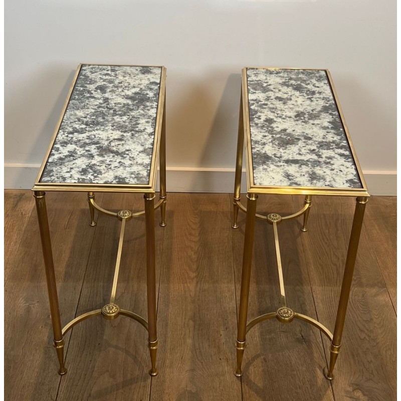 Paire de Bouts de Canapé en Laiton à Plateaux de Miroirs Antiques de la Maison Baguès