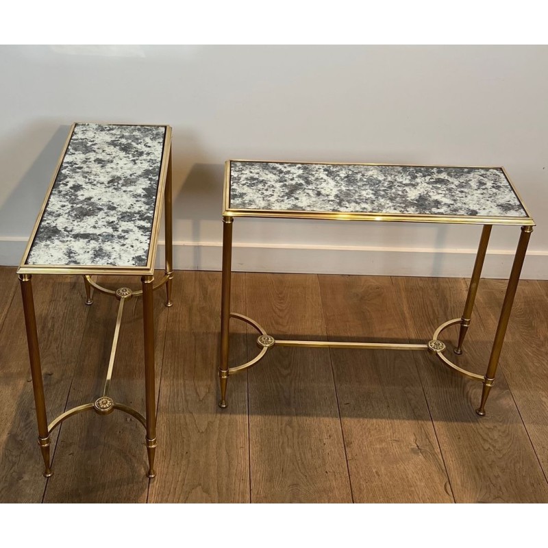 Pair of Neoclassical Brass Side Tables, Églomisé Mirror Tops, Maison Baguès, circa 1940 | Maison BARROIS