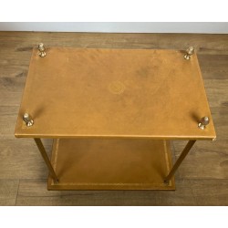 Paire de Bouts de Canapé en Laiton et Plateaux de Cuir Fauve de la Maison Baguès