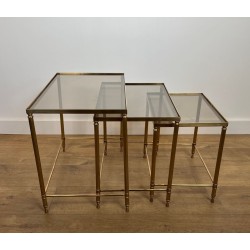 Suite de Tables Gigognes Néoclassiques en Laiton, Maison Jansen, vers 1940