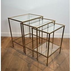 Suite Tables Gigognes Néoclassiques Laiton et Verre, Travail Français, vers 1970