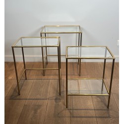 Suite Tables Gigognes Néoclassiques Laiton et Verre, Travail Français, vers 1970