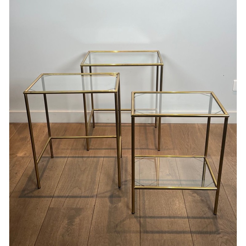 Suite Tables Gigognes Néoclassiques Laiton et Verre, Travail Français, vers 1970