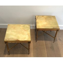 Paire de Bouts de Canapé Carrés de Style Néoclassique en Laiton et Plateau d'Onyx dans le Goût de la Maison Jansen