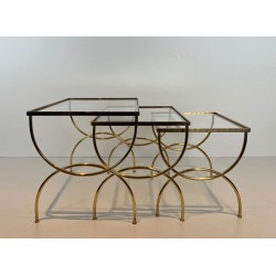 Suite Tables Gigognes Néoclassiques Laiton Piétement Arqué, Travail Français, vers 1970