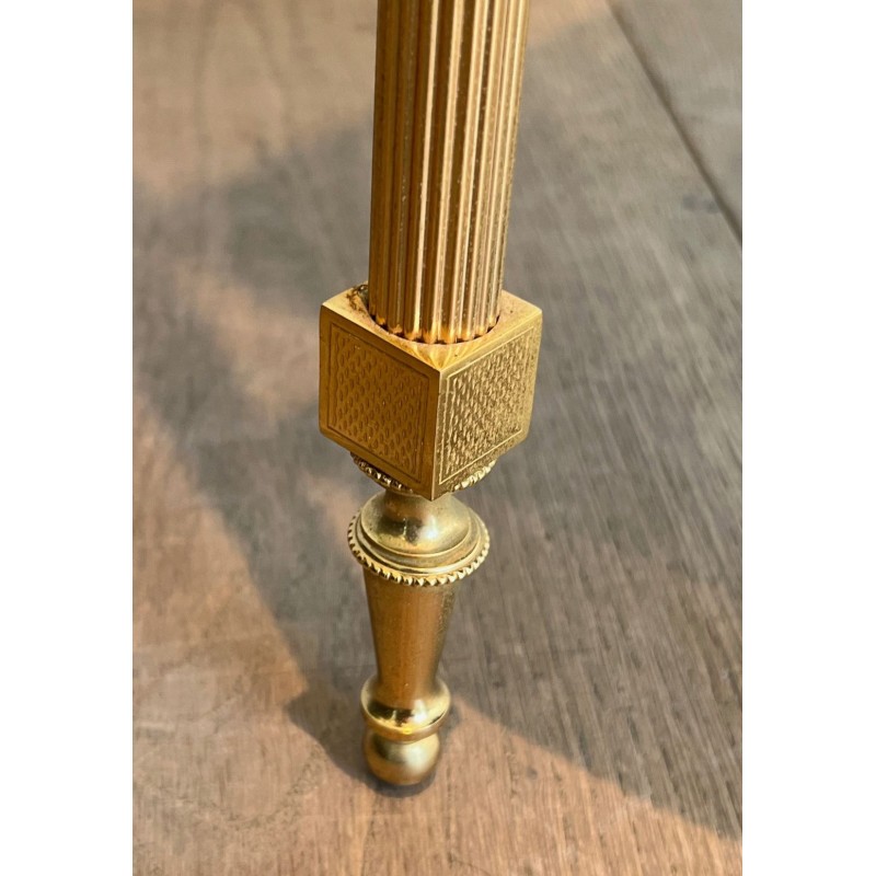 Paire de Bouts de Canapé de Coins en Métal Doré et Plateaux de Miroirs Eglomisés dans le Goût de la Maison Jansen