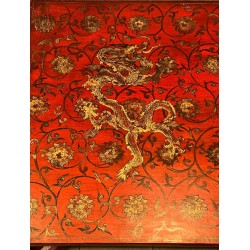 Grande Table Basse Laquée Rouge à Décors Chinoisants Polychromes et Dorés, France vers 1970