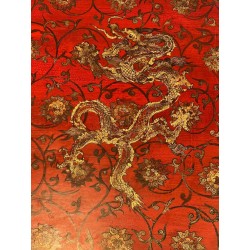 Grande Table Basse Laquée Rouge à Décors Chinoisants Polychromes et Dorés, France vers 1970