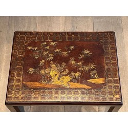 Suite de Trois Tables Gigognes Laquées à Décors Chinoisants, France vers 1940
