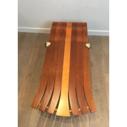 Table Basse Unique à Lamelles de Bois Exotique en Éventail sur Supports Sculpturaux en Laiton Doré