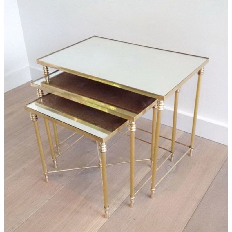 Suite de Trois Tables Gigognes en Laiton Néoclassiques à Plateaux de Miroir