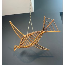 Grand Mobile Décoratif en Rotin Représentant un Oiseau en Vol