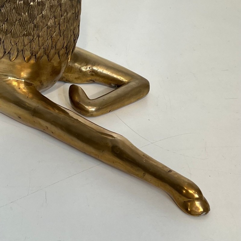 Important Cerf Couché en Bronze Gravé de Motifs Chamaniques