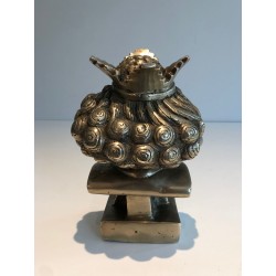 Buste en Bronze d’un Monarque Barbu Couronné, Travail Français, vers 1940