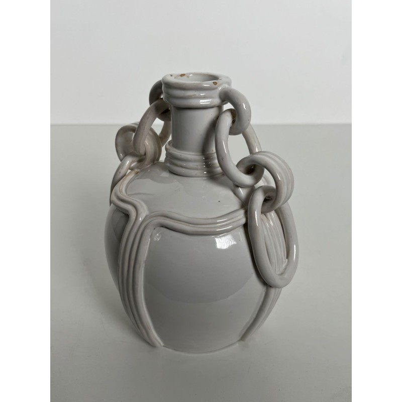 Vase en Céramique Émaillée Blanche à Anses en Chaîne, Signé, Travail Français, vers 1970