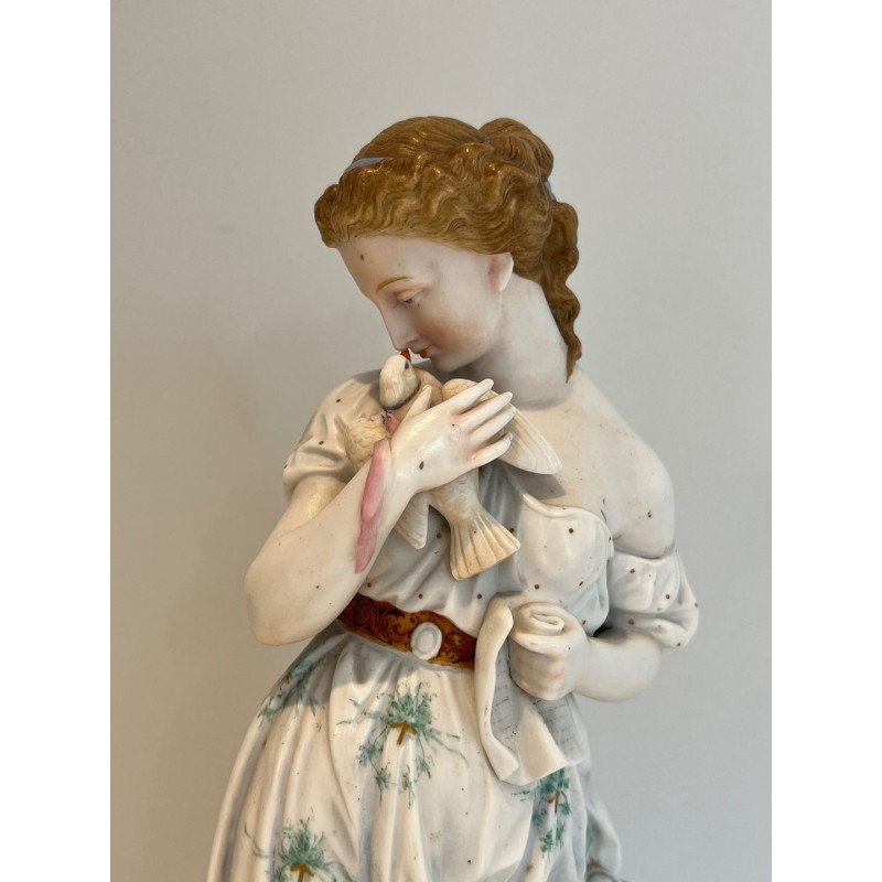 Paire de Sujets en Porcelaine Française, Femmes aux Colombes, vers 1880