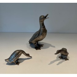 Suite de Trois Canards en Bronze Argenté Finement Cistelés, Travail Français, vers 1970