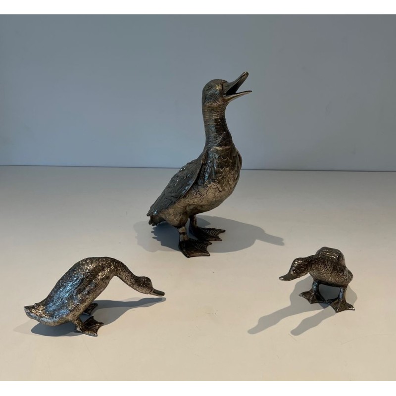 Suite de Trois Canards en Bronze Argenté Finement Cistelés, Travail Français, vers 1970