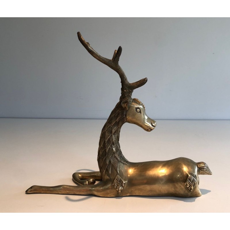 Cerf Couché en Bronze Gravé de Motifs chamaniques