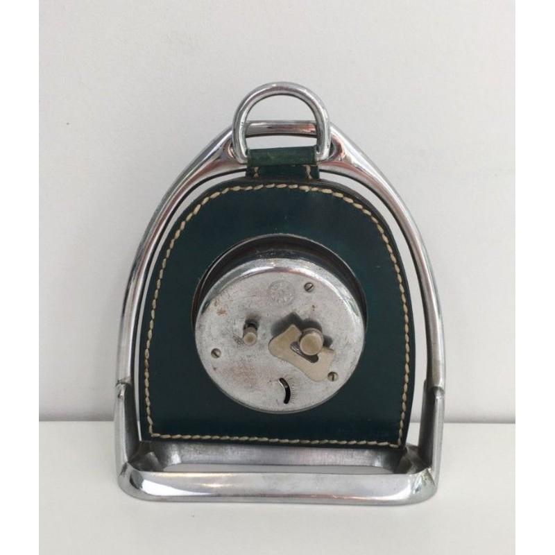 Petite Horloge en Cuir et Chrome. Attribué à Jacques Adnet