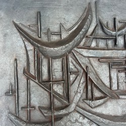 Plaque de Cheminée en Fonte « Les Voiliers », Signée Menemus, Fonderie Stern, vers 1970