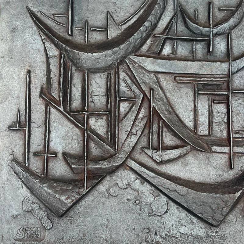 Plaque de Cheminée en Fonte « Les Voiliers », Signée Menemus, Fonderie Stern, vers 1970